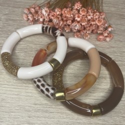 Bracelet jonc perles tubes en acrylique